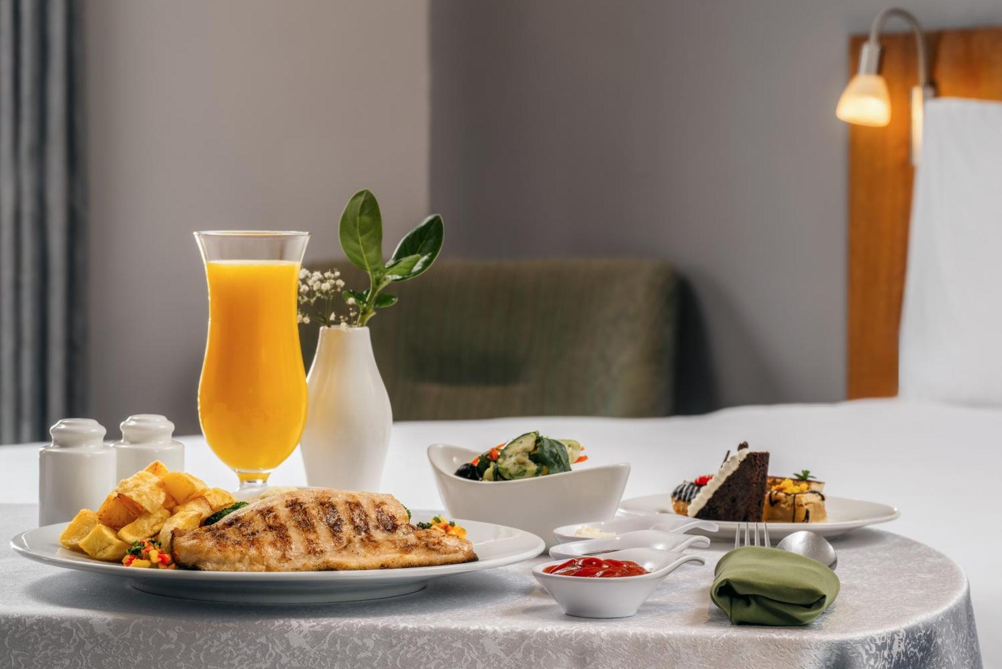 - Two Rivers Mall By Ihg Hotel 4*