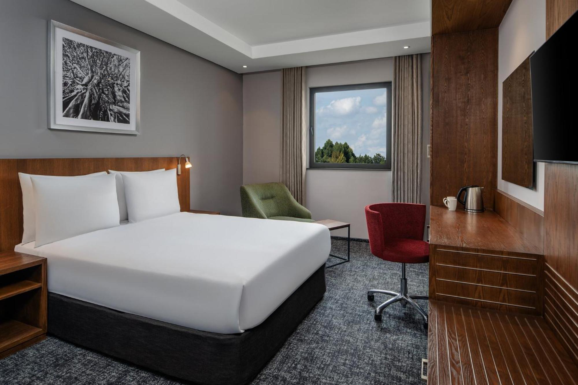 - Two Rivers Mall By Ihg 4*